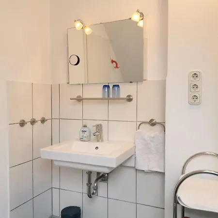 Kobs - Inmitten Der Mit Zwei Bädern, Terrasse Und Gemütlichem Wohn- Und Esszimmer Ausacker