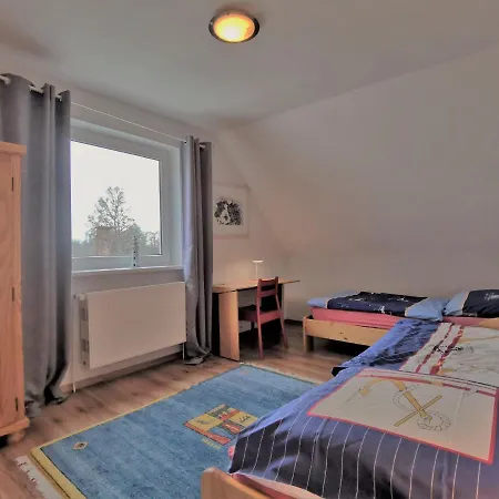 Kobs - Inmitten Der Mit Zwei Bädern, Terrasse Und Gemütlichem Wohn- Und Esszimmer Apartment Ausacker