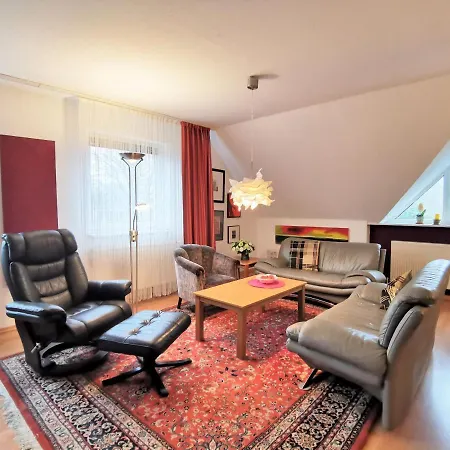 Kobs - Inmitten Der Mit Zwei Baedern, Terrasse Und Gemuetlichem Wohn- Und Esszimmer Ausacker
